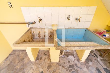 Casa à venda com 180m², 2 quartos e 4 vagas Casa à venda com 180m², 2 quartos e 4 vagasLavanderia