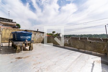 Casa à venda com 180m², 2 quartos e 4 vagas Casa à venda com 180m², 2 quartos e 4 vagasTerraço