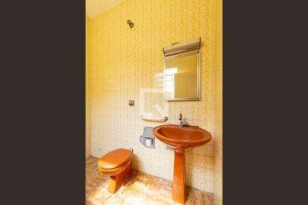 Casa à venda com 180m², 2 quartos e 4 vagas Casa à venda com 180m², 2 quartos e 4 vagasBanheiro