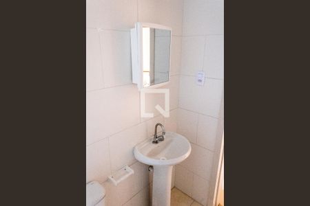 Casa para alugar com 80m², 2 quartos e 2 vagasBanheiro