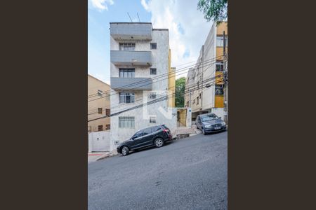 Apartamento à venda com 119m², 3 quartos e 1 vaga Apartamento à venda com 119m², 3 quartos e 1 vagaFachada