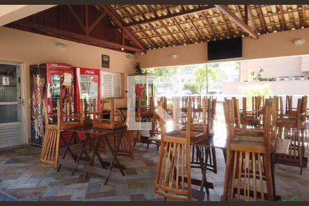 Apartamento à venda com 64m², 2 quartos e 1 vaga Apartamento à venda com 64m², 2 quartos e 1 vagaBar da Piscina