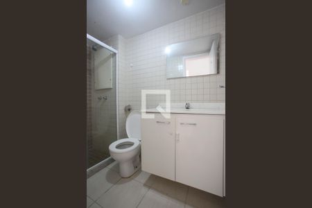 Apartamento à venda com 64m², 2 quartos e 1 vaga Apartamento à venda com 64m², 2 quartos e 1 vagaBanheiro Social
