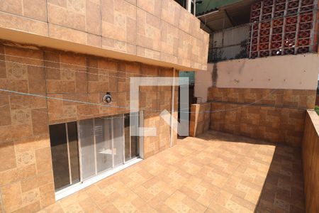 Casa para alugar com 65m², 2 quartos e sem vagaÁrea externa