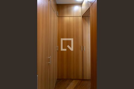 Casa à venda com 280m², 4 quartos e 2 vagasCloset do quarto