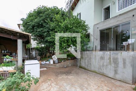 Casa à venda com 280m², 4 quartos e 2 vagasQuintal