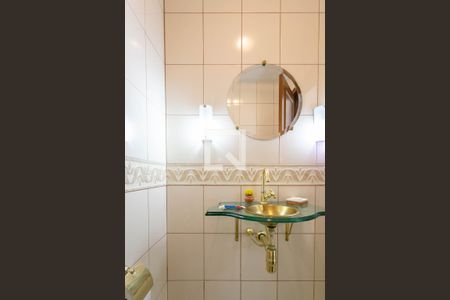 Casa à venda com 280m², 4 quartos e 2 vagasLavabo