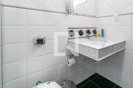 Casa à venda com 280m², 4 quartos e 2 vagasBanheiro da Suíte 2