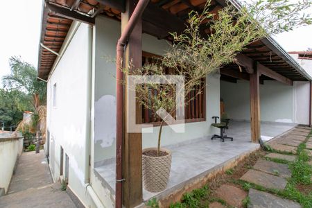 Casa à venda com 280m², 4 quartos e 2 vagasFachada