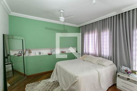 Casa à venda com 280m², 4 quartos e 2 vagasQuarto Suíte