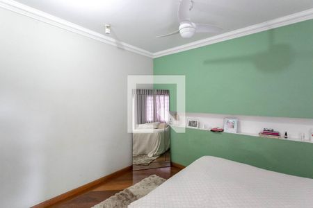 Casa à venda com 280m², 4 quartos e 2 vagasQuarto Suíte