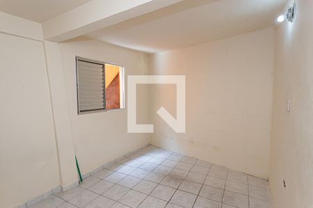 Quarto de casa para alugar com 1 quarto, 40m² em Vila Zat, São Paulo