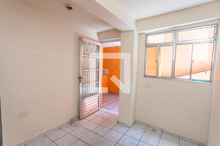 Sala de casa para alugar com 1 quarto, 40m² em Vila Zat, São Paulo