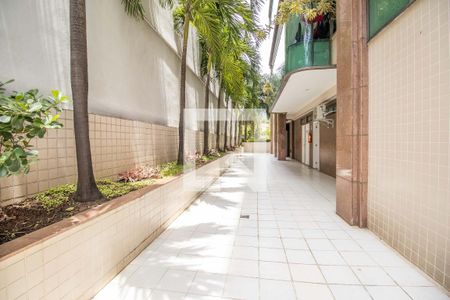 Apartamento à venda com 166m², 3 quartos e sem vagaÁrea comum - Piscina