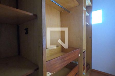 Casa à venda com 260m², 3 quartos e 2 vagasCloset