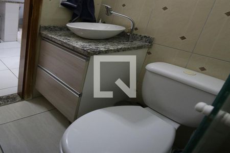 Casa de condomínio à venda com 44m², 2 quartos e 1 vagaDetalhe do banheiro