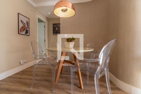 Detalhe Sala de Jantar de apartamento para alugar com 1 quarto, 50m² em Cambuí, Campinas