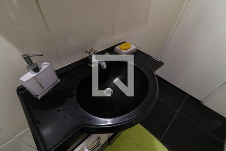 Casa à venda com 250m², 4 quartos e 2 vagas Casa à venda com 250m², 4 quartos e 2 vagasBanheiro 1 - Casa 01