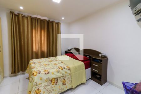 Casa à venda com 250m², 4 quartos e 2 vagas Casa à venda com 250m², 4 quartos e 2 vagasQuarto 2 - Casa 02