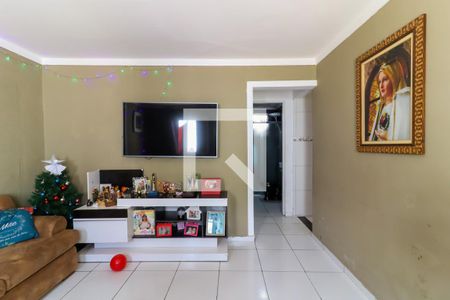 Casa à venda com 250m², 4 quartos e 2 vagas Casa à venda com 250m², 4 quartos e 2 vagasSala - Casa 02