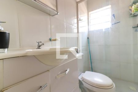 Casa à venda com 250m², 4 quartos e 2 vagas Casa à venda com 250m², 4 quartos e 2 vagasBanheiro 2 - Casa 01