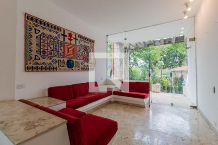 Sala de casa à venda com 4 quartos, 300m² em Jardim Morumbi, São Paulo
