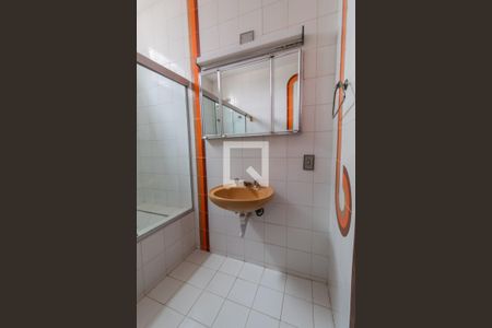 Casa para alugar com 300m², 4 quartos e 3 vagasBanheiro do Corredor