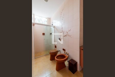 Casa para alugar com 300m², 4 quartos e 3 vagasBanheiro do Quarto 1