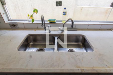 Casa para alugar com 300m², 4 quartos e 3 vagasCozinha - Torneira