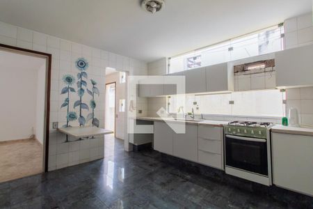 Casa para alugar com 300m², 4 quartos e 3 vagasCozinha