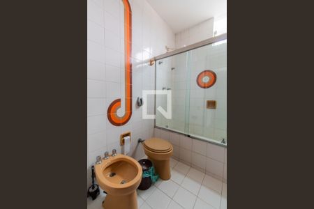 Casa para alugar com 300m², 4 quartos e 3 vagasBanheiro do Corredor