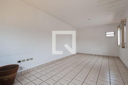 Casa à venda com 120m², 3 quartos e 3 vagasQuarto de Serviço