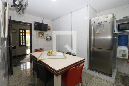 Casa à venda com 300m², 5 quartos e 3 vagasCozinha