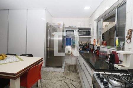 Casa à venda com 300m², 5 quartos e 3 vagasCozinha