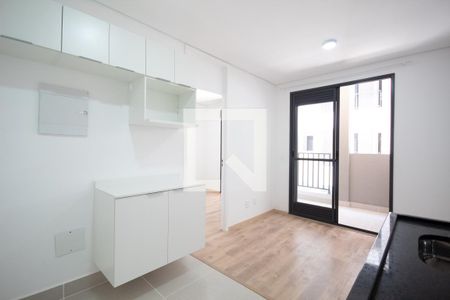 Sala e cozinha de apartamento para alugar com 1 quarto, 32m² em Centro, Osasco
