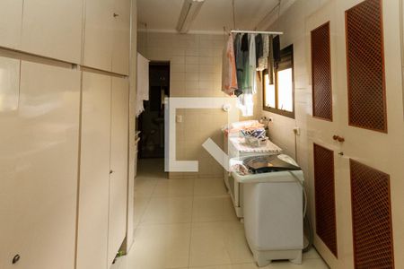 Apartamento à venda com 185m², 3 quartos e 3 vagas Apartamento à venda com 185m², 3 quartos e 3 vagasÁrea de Serviço