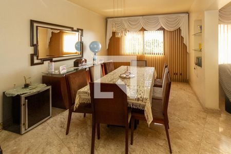 Apartamento à venda com 185m², 3 quartos e 3 vagas Apartamento à venda com 185m², 3 quartos e 3 vagasSala de Jantar