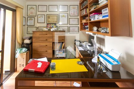 Apartamento à venda com 185m², 3 quartos e 3 vagas Apartamento à venda com 185m², 3 quartos e 3 vagasSuite