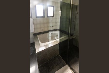 Apartamento à venda com 185m², 3 quartos e 3 vagas Apartamento à venda com 185m², 3 quartos e 3 vagasBanheiro da Suite 02