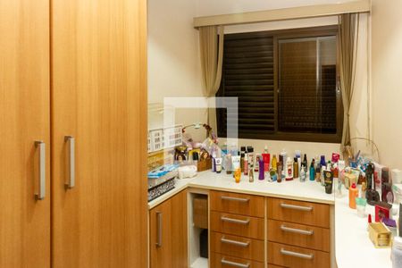 Apartamento à venda com 185m², 3 quartos e 3 vagas Apartamento à venda com 185m², 3 quartos e 3 vagasQuarto de Serviço