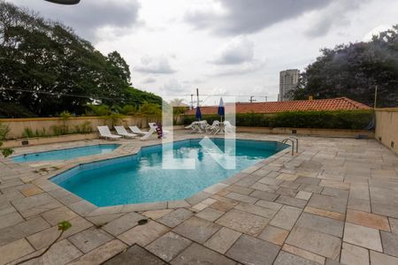 Apartamento à venda com 185m², 3 quartos e 3 vagas Apartamento à venda com 185m², 3 quartos e 3 vagasÁrea comum - Piscina