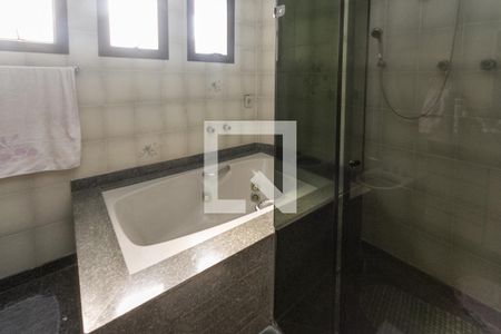 Apartamento à venda com 185m², 3 quartos e 3 vagas Apartamento à venda com 185m², 3 quartos e 3 vagasBanheiro da Suite 02