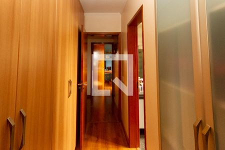 Apartamento à venda com 185m², 3 quartos e 3 vagas Apartamento à venda com 185m², 3 quartos e 3 vagasCloset da Suite 02