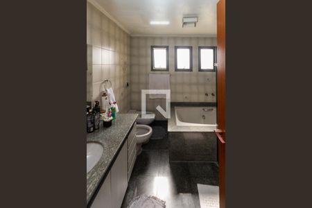 Apartamento à venda com 185m², 3 quartos e 3 vagas Apartamento à venda com 185m², 3 quartos e 3 vagasBanheiro da Suite 02
