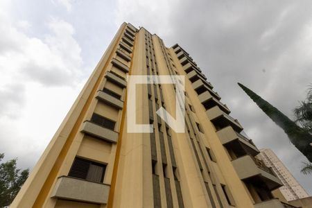 Apartamento à venda com 185m², 3 quartos e 3 vagas Apartamento à venda com 185m², 3 quartos e 3 vagasFachada do bloco