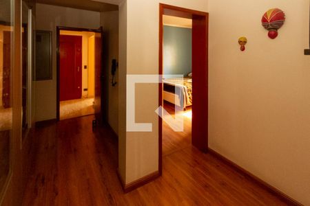 Apartamento à venda com 185m², 3 quartos e 3 vagas Apartamento à venda com 185m², 3 quartos e 3 vagasCorredor