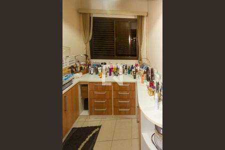 Apartamento à venda com 185m², 3 quartos e 3 vagas Apartamento à venda com 185m², 3 quartos e 3 vagasQuarto de Serviço