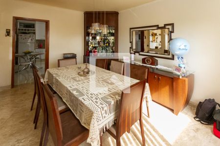 Apartamento à venda com 185m², 3 quartos e 3 vagas Apartamento à venda com 185m², 3 quartos e 3 vagasSala de Jantar