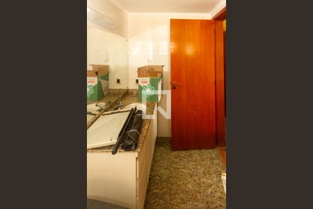 Apartamento à venda com 185m², 3 quartos e 3 vagas Apartamento à venda com 185m², 3 quartos e 3 vagasBanheiro Da Suite