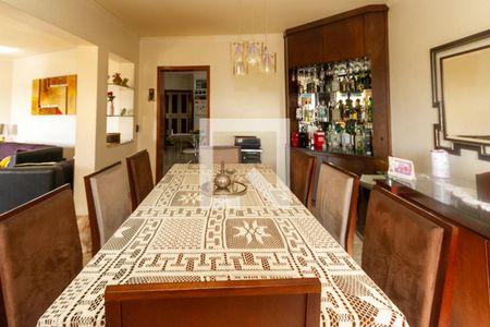 Apartamento à venda com 185m², 3 quartos e 3 vagas Apartamento à venda com 185m², 3 quartos e 3 vagasSala de Jantar